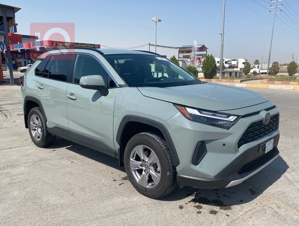 تۆیۆتا ڕاڤ 4